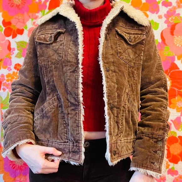 Vintage y2k cozy chocolate brown corduroy jacket with shearling faux fur trim - Picture 2 of 4